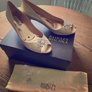 Badgley Mischka Gold Peeptoe Heels